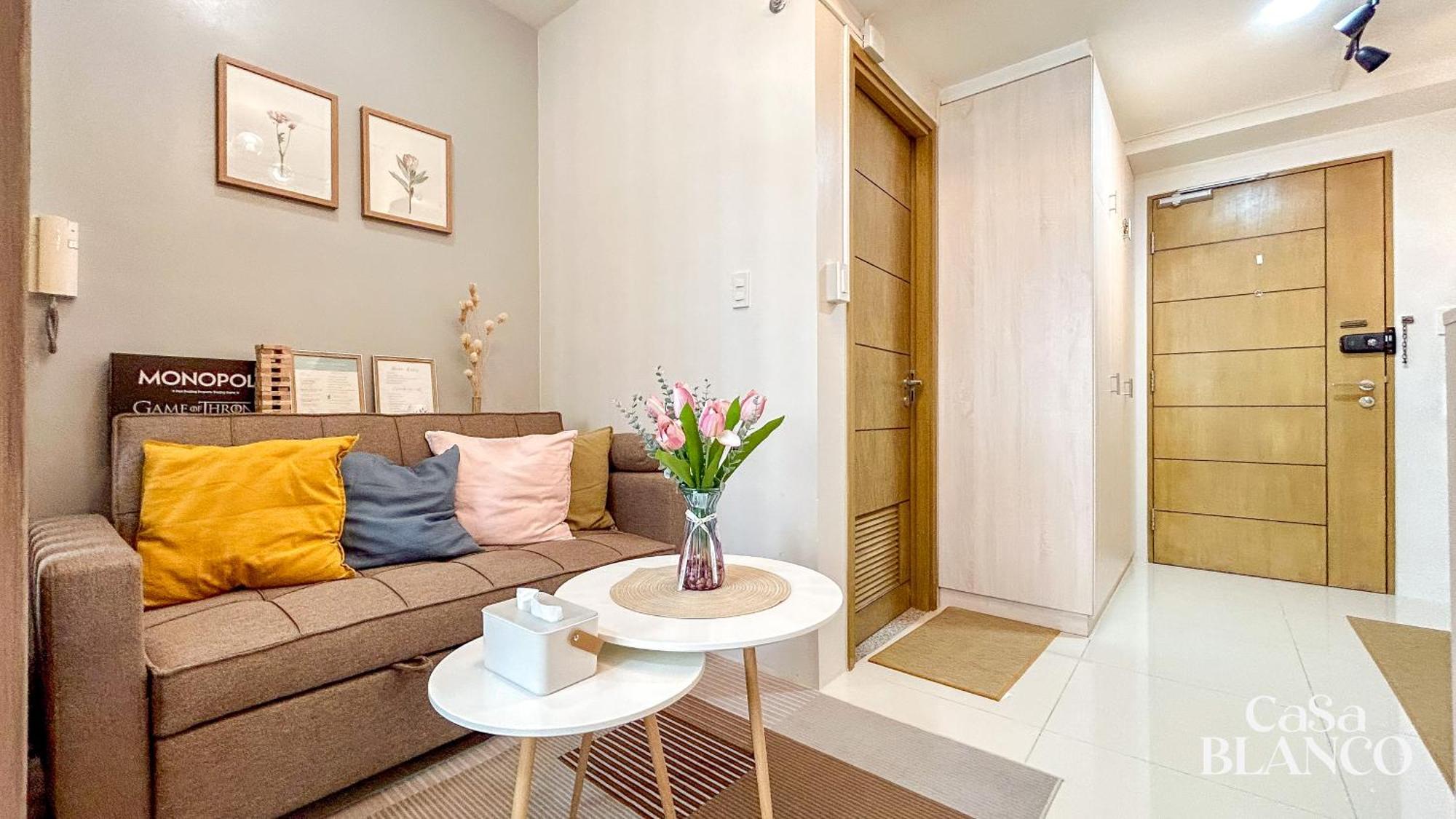 Unit Casablanco Near Ayala Mall Apartment *