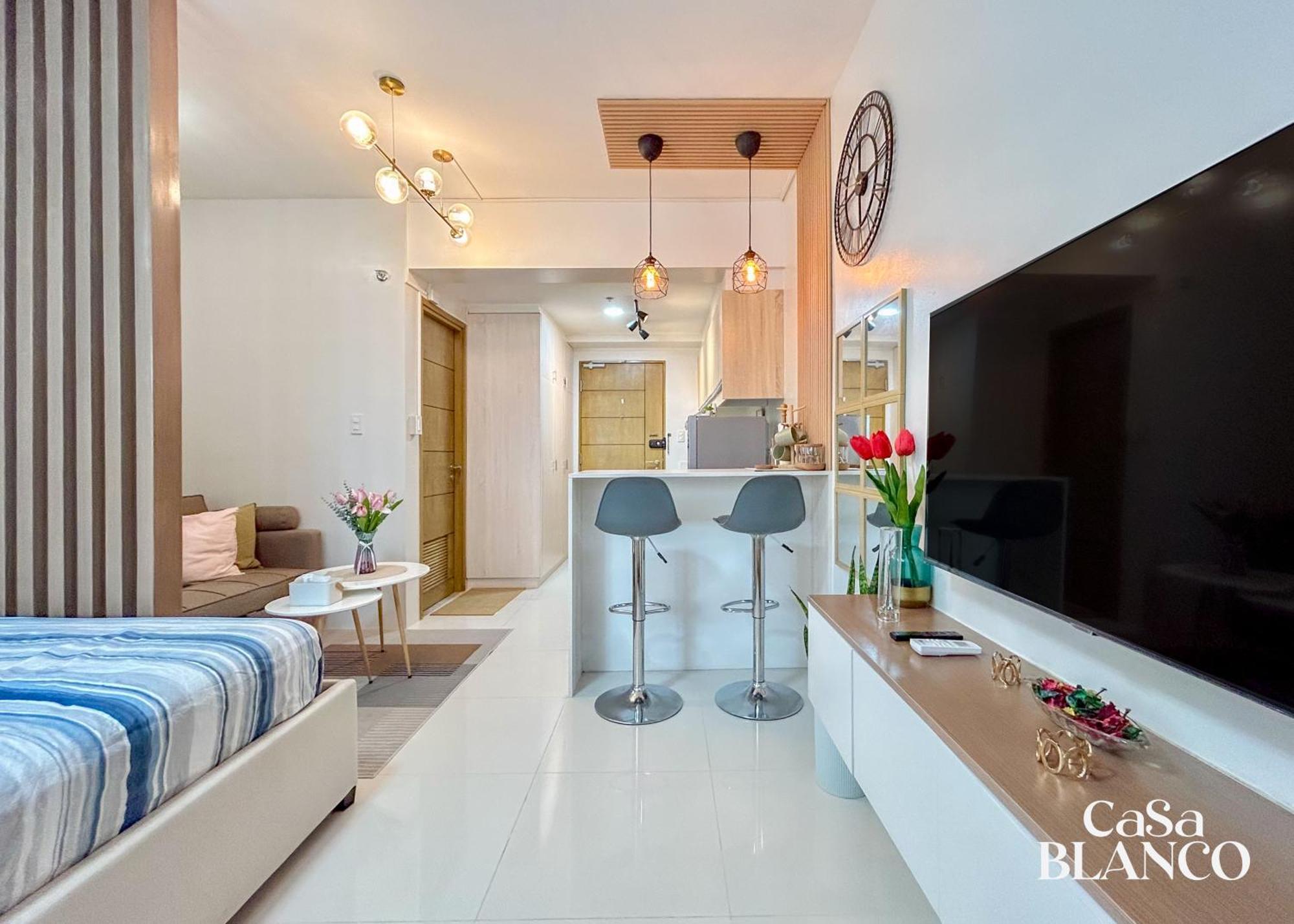 Unit Casablanco Near Ayala Mall Apartment