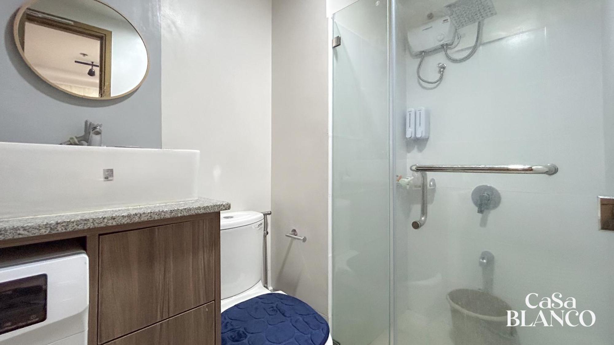 Unit Casablanco Near Ayala Mall Apartment *
